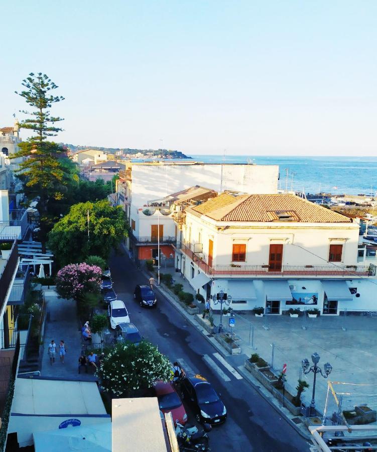 Hello B&B Aci Trezza Exterior foto